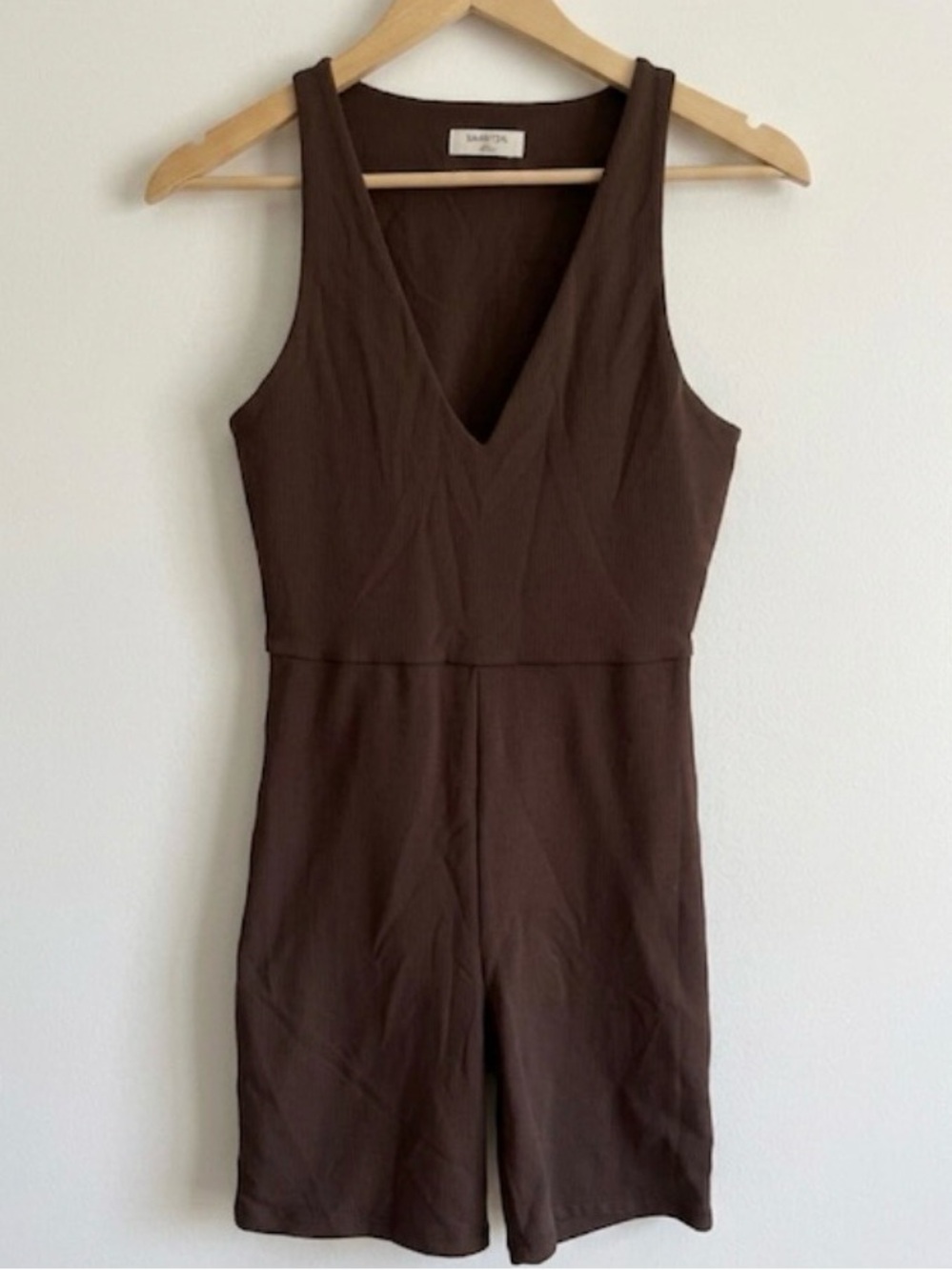 Babaton Aritzia Contour Romper Medium Coffee Bean Brown V-Neck Bodycon Going Out